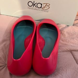 Brand new in box popsicle oka b. Color is no longer available on their site.